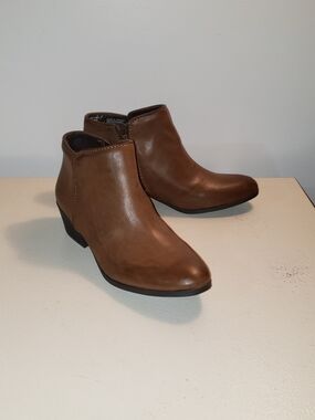 Simply Vera- Vera Wang Brown Leather Ankle Booties with Low Heel